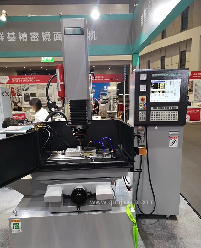 群基钨钢用电火花机 - 2 