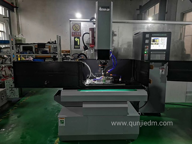 恭喜老客户又添加群基钨钢火花机 CNC-...